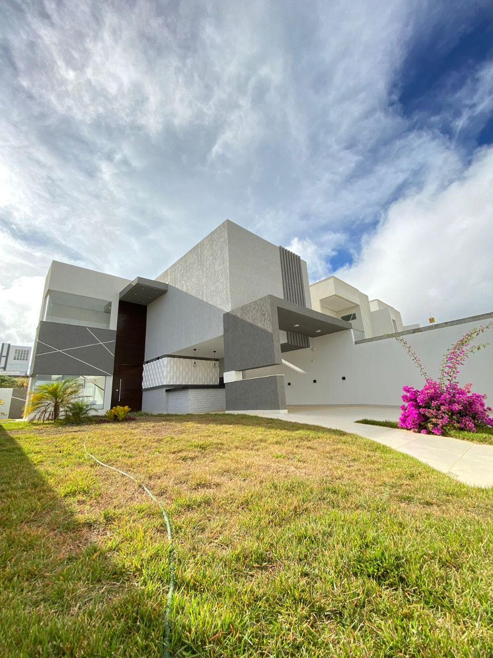 Casa de Alto Padrão no Candeias — foto 3